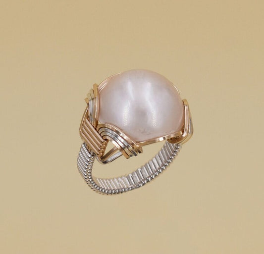 Mabe' Pearl ring